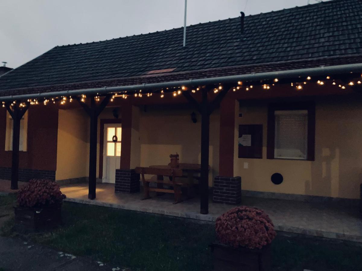 Appartamento Tiszavirag Vendeghaz Tiszacsege Esterno foto